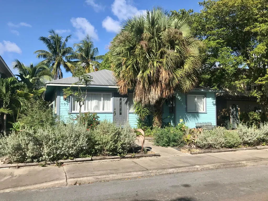109 N Palmway Lake Worth Beach FL 33460
