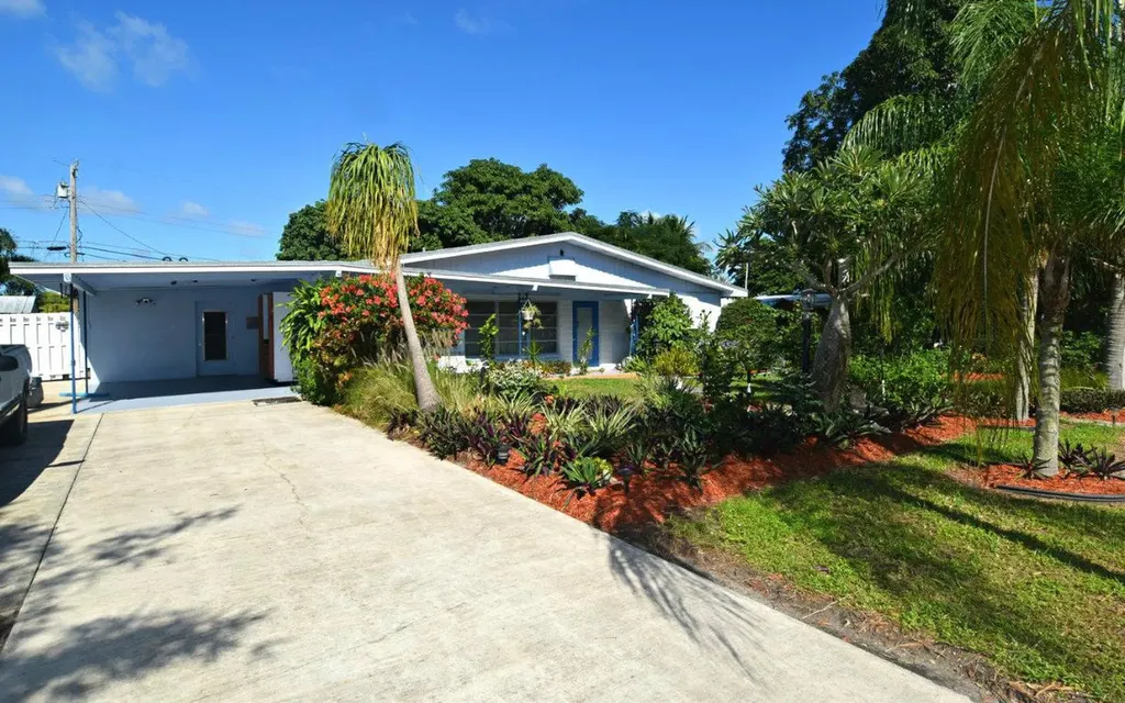 2637 NE Palmer Street Jensen Beach FL 34957