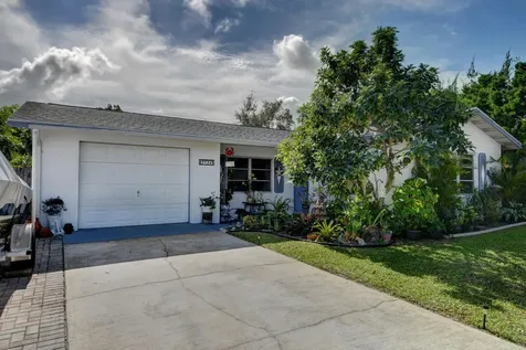 8724 SE Jardin Street Hobe Sound FL 33455