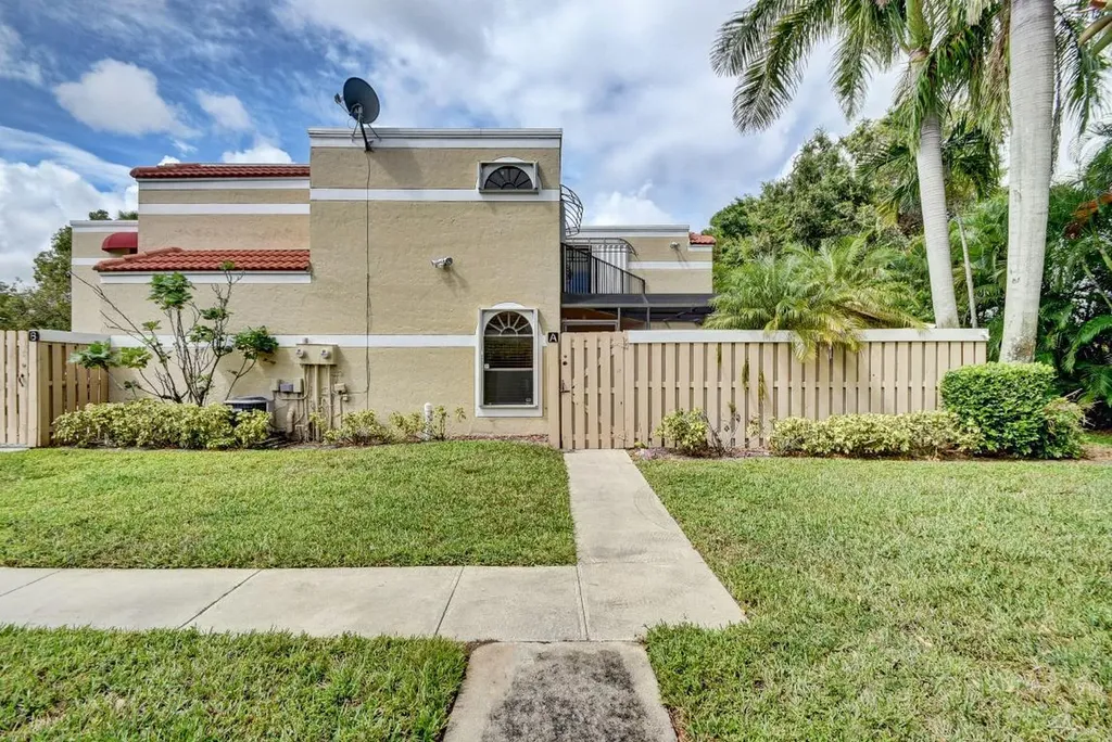3765 Village Drive Delray Beach FL 33445