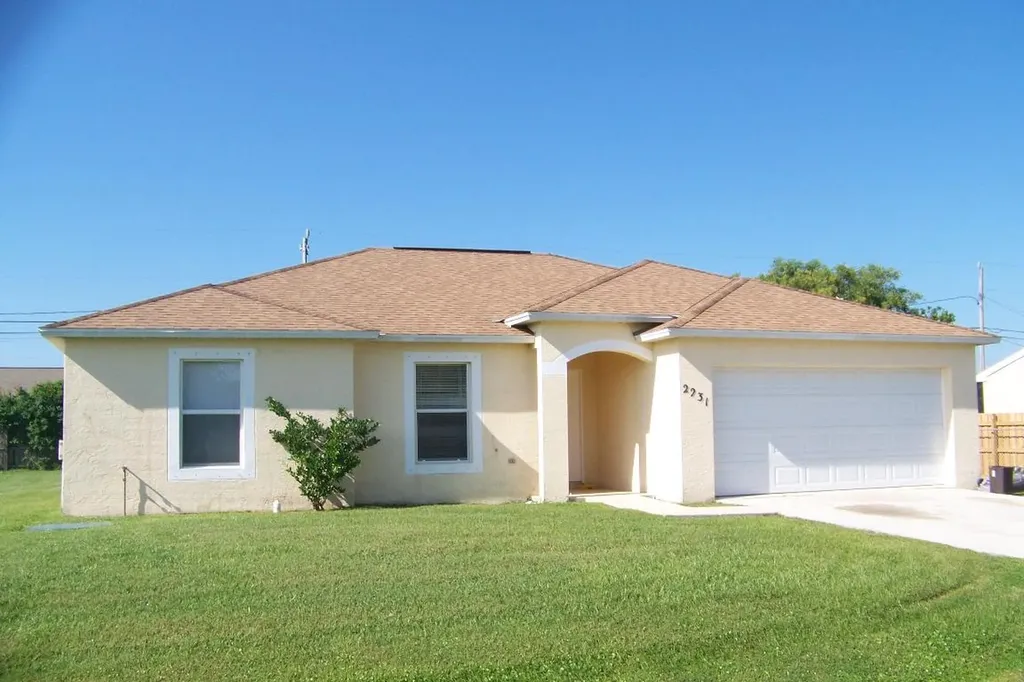 2231 SE Mandrake Circle Port St Lucie FL 34952