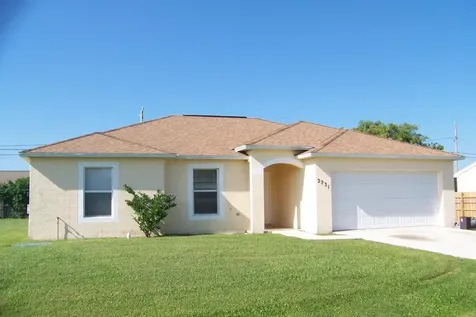 2231 SE Mandrake Circle Port St Lucie FL 34952