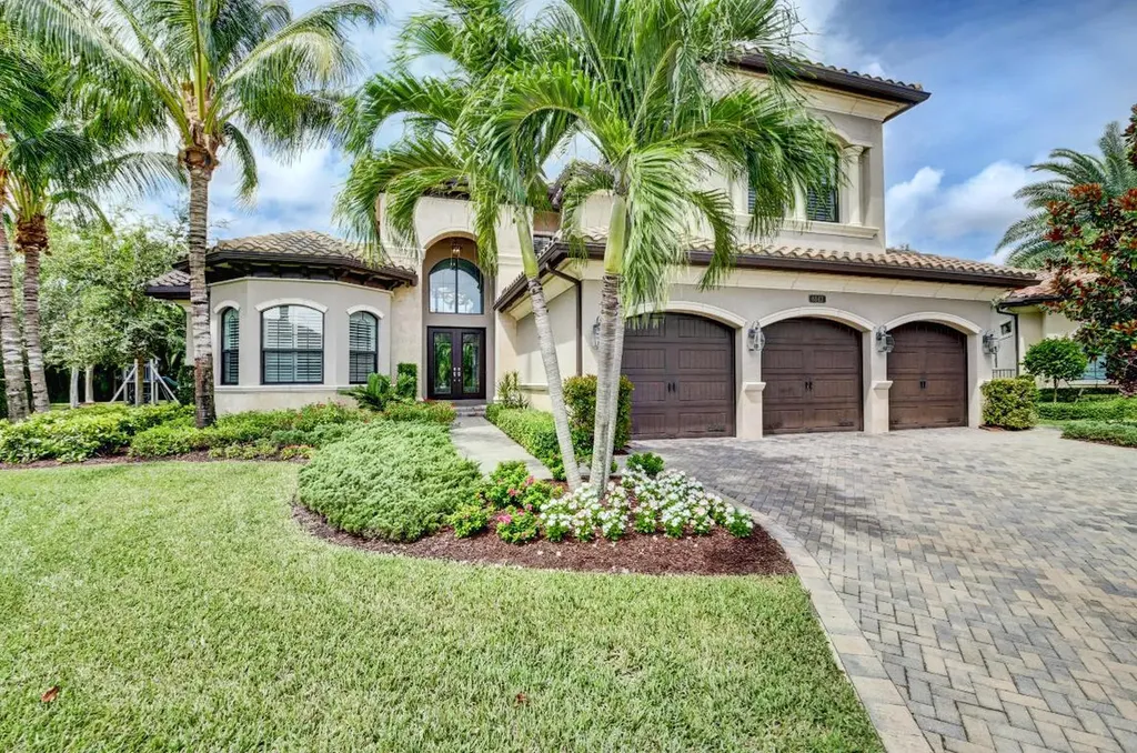 8542 Hawks Gully Avenue Delray Beach FL 33446