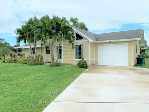 401 SE Inwood Avenue Port St Lucie FL 34984
