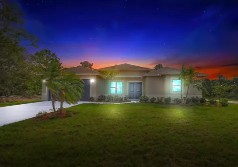 998 SW Tunis Avenue Port St Lucie FL 34953