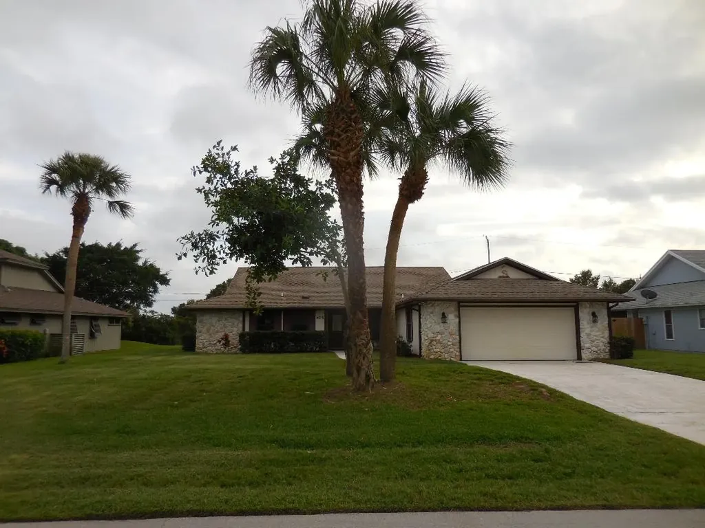 415 10th Place SW Vero Beach FL 32962
