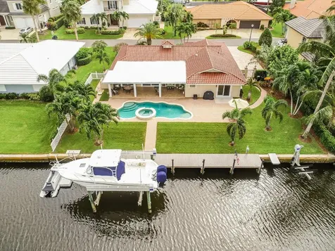 8925 SE Harbor Island Way Hobe Sound FL 33455