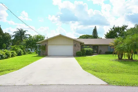 1102 SE Oriental Avenue Port St Lucie FL 34952