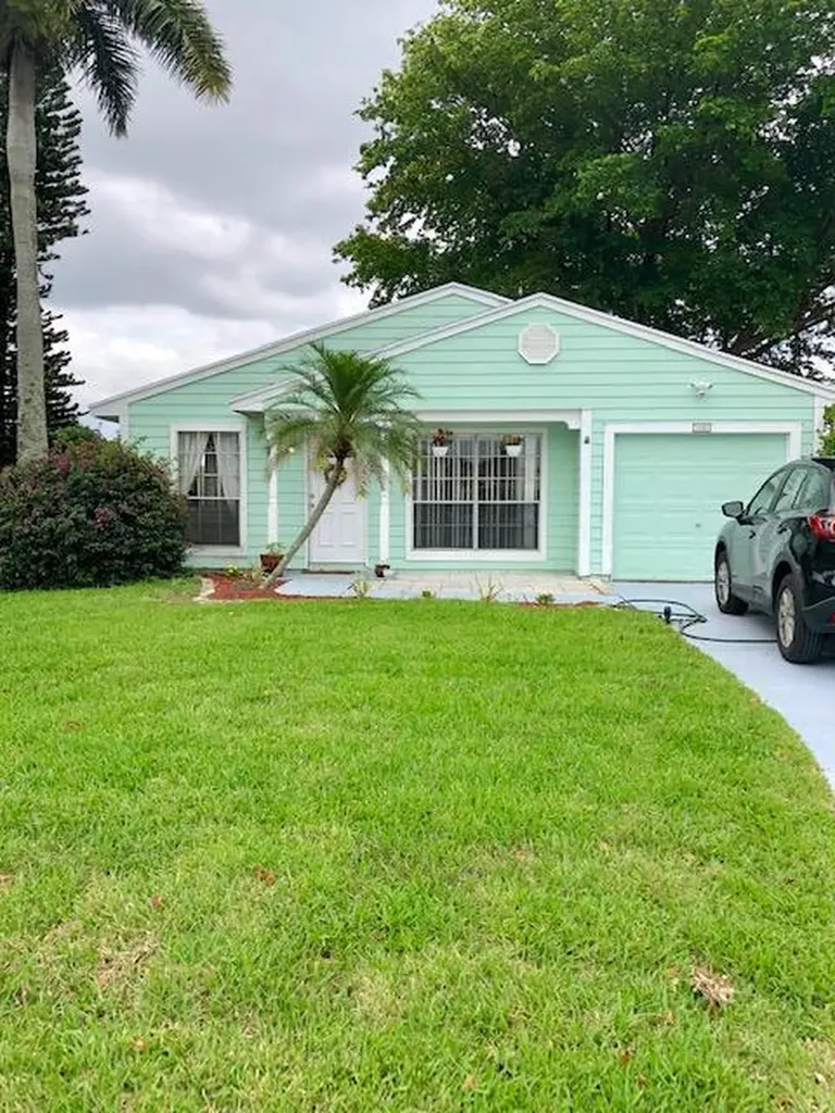 9090 Woodlark Terrace Boynton Beach FL 33472