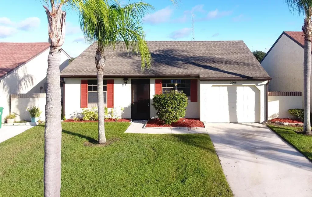 2368 SE Brekenridge Circle Port St Lucie FL 34952