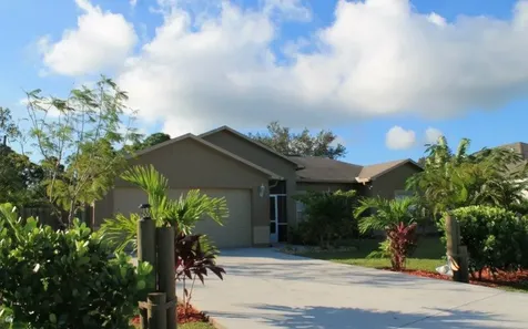 2722 SE Ross Court Port St Lucie FL 34952