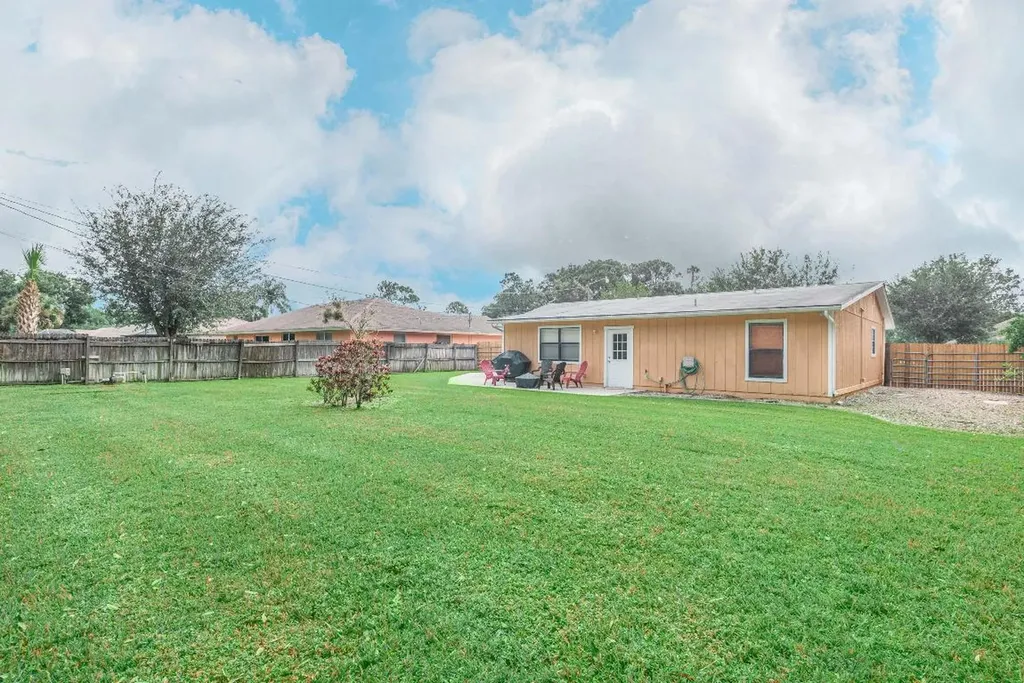 1271 SW Porter Road Port St Lucie FL 34953