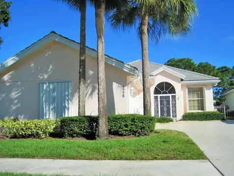 7775 SE Bay Cedar Circle Hobe Sound FL 33455