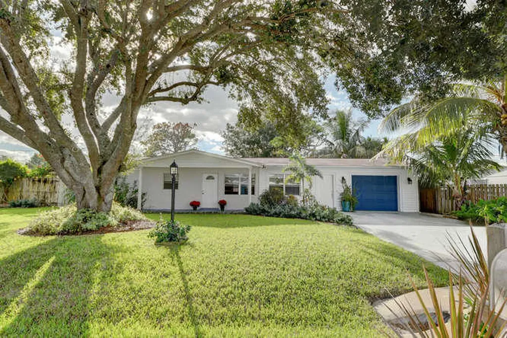 4654 SE Dryfus Avenue Stuart FL 34997