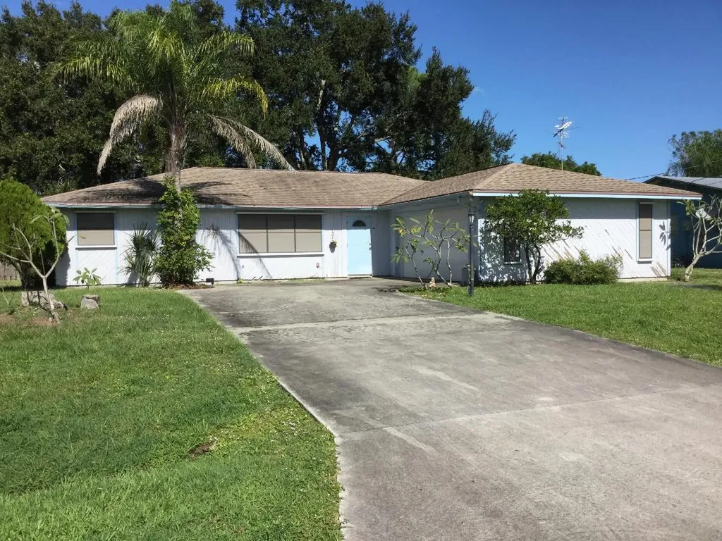 261 SE Fallon Drive Port St Lucie FL 34983
