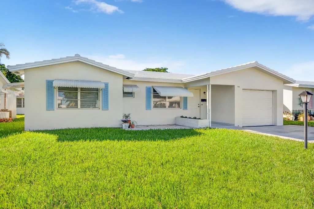 912 SW 5th Avenue Boynton Beach FL 33426