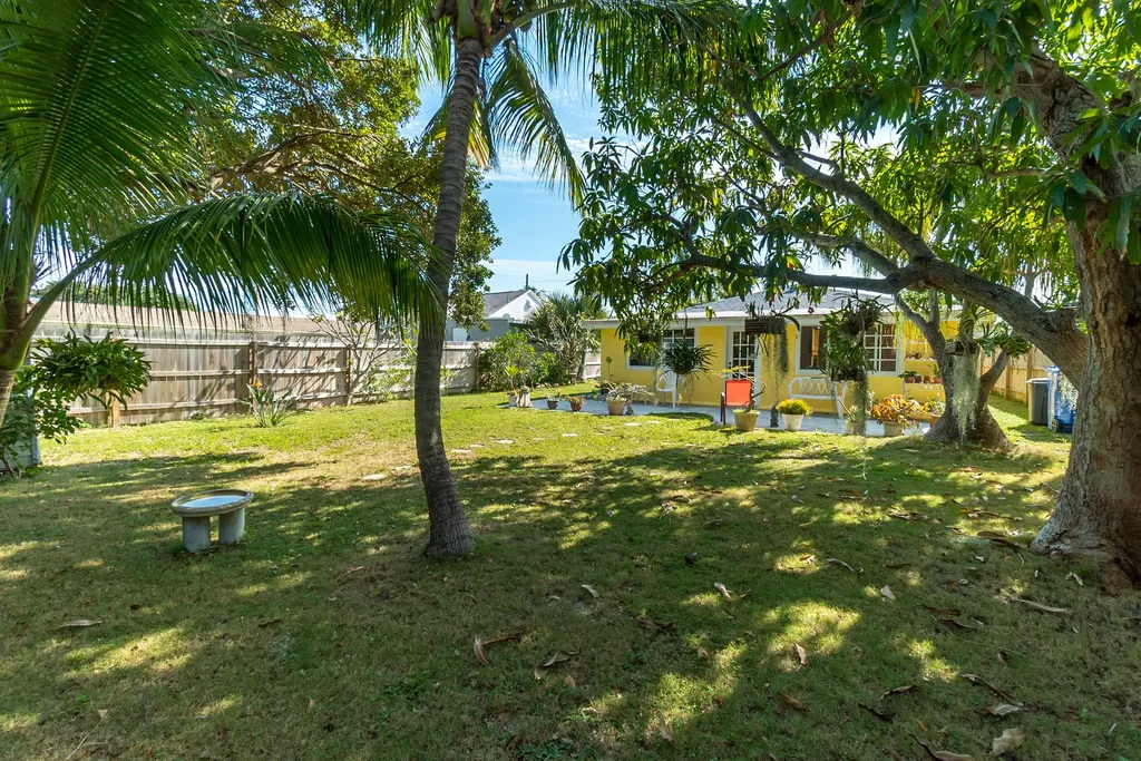 415 W Mango Street Lantana FL 33462
