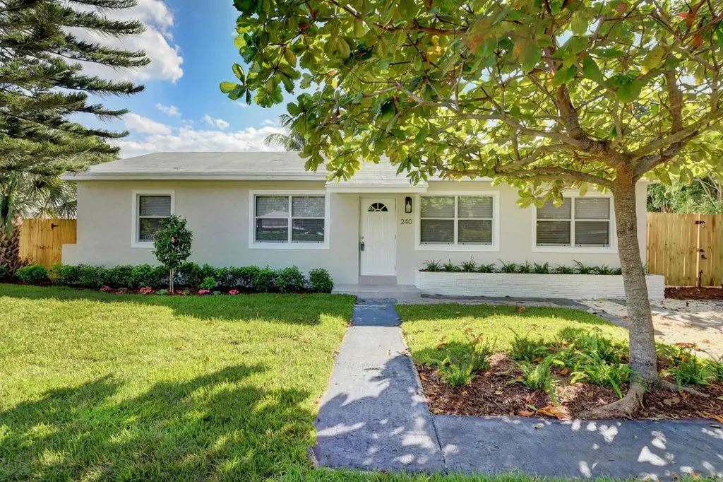 240 NE 22nd Street Delray Beach FL 33444