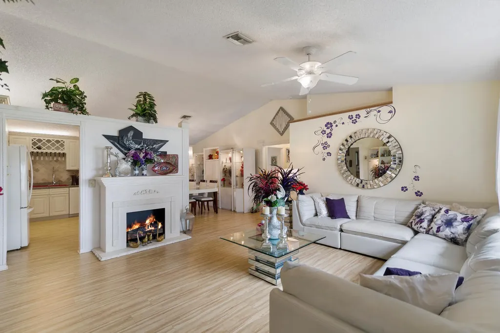 7690 Woodland Creek Lane Lake Worth FL 33467