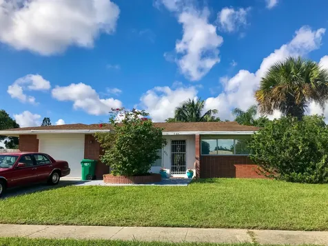 824 SE Tierra Court Port St Lucie FL 34983
