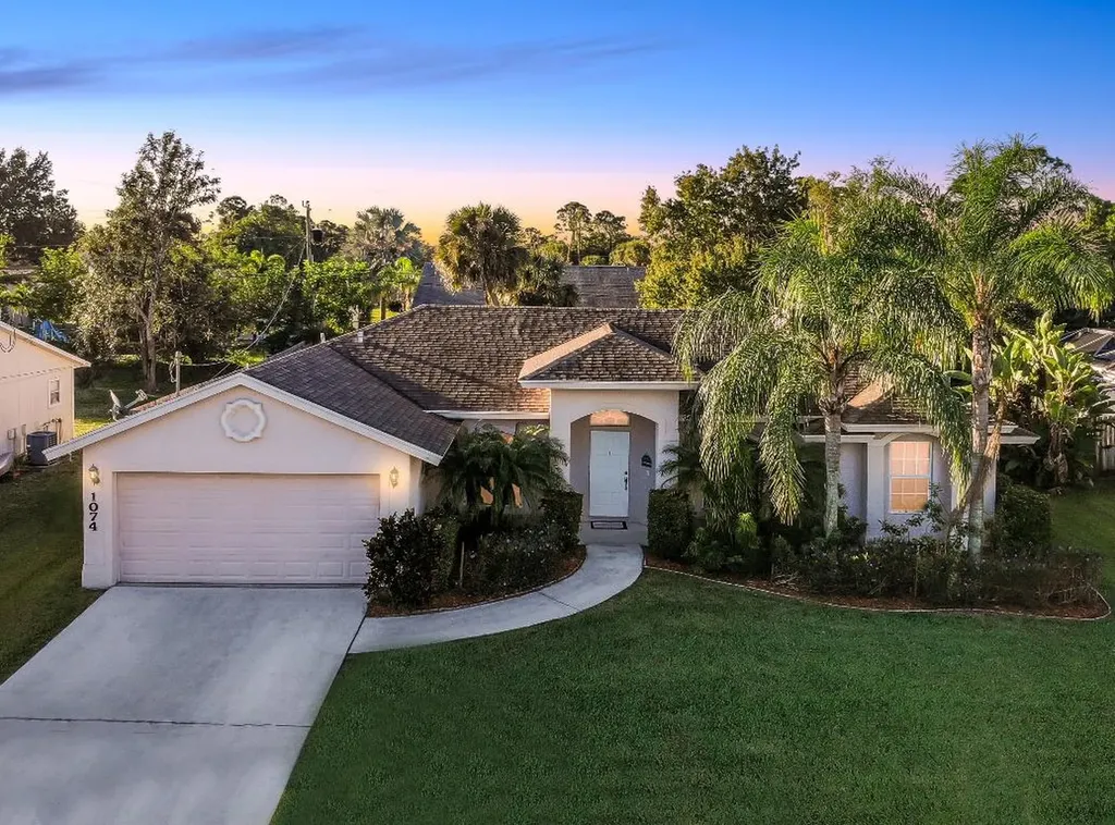 1074 SW Dubuque Avenue Port St Lucie FL 34953