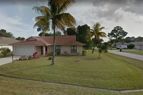 2402 SE Alfonso Avenue Port St Lucie FL 34952