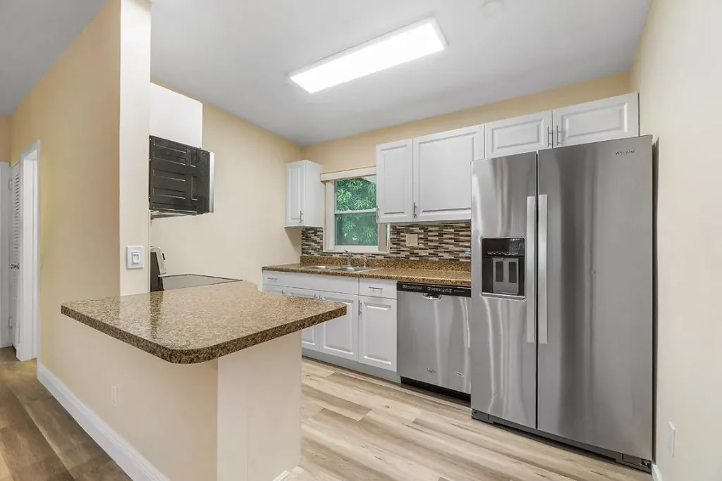 370 Old Spanish Trail Lantana FL 33462