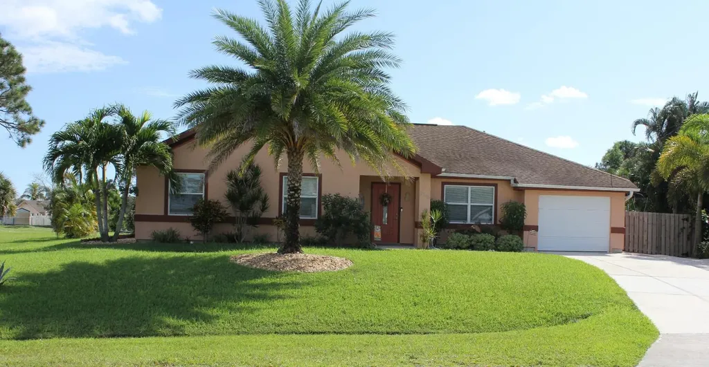2380 SE Manor Avenue Port St Lucie FL 34952
