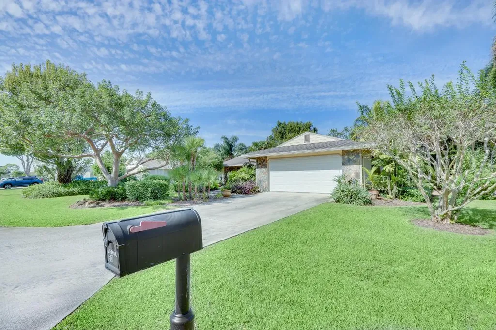 50 W Rubber Tree Drive Lake Worth FL 33467