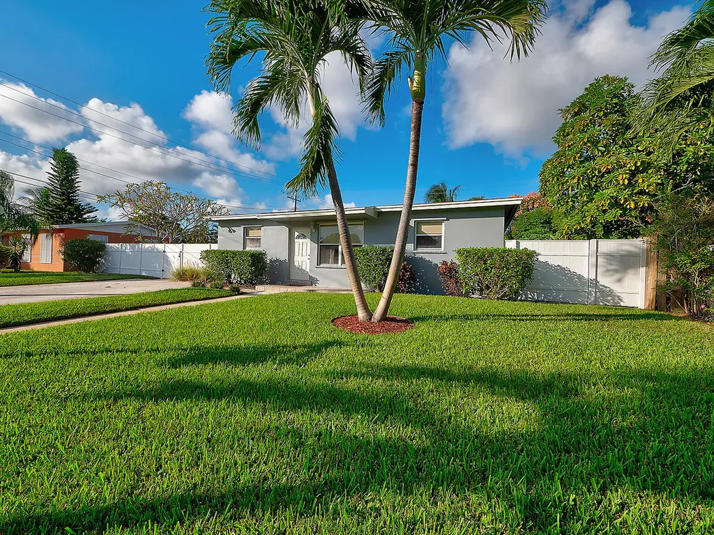 1429 W Duval Street Lantana FL 33462