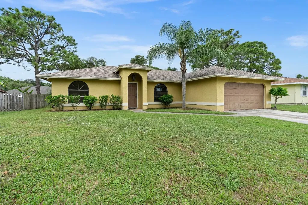 762 NW Virginia Street Port St Lucie FL 34983