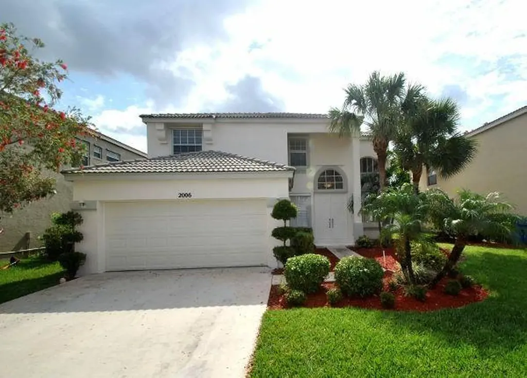 2006 Reston Circle Royal Palm Beach FL 33411