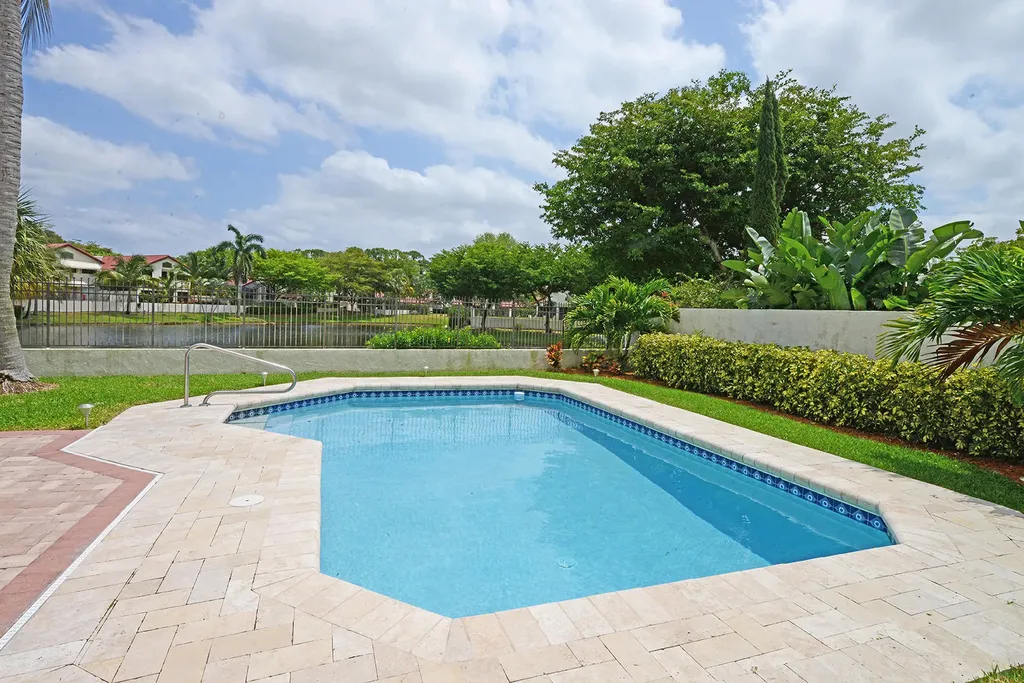 21760 Club Villa Terrace Boca Raton FL 33433
