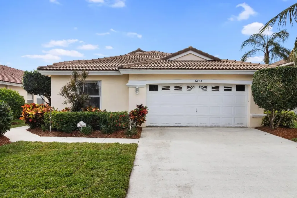 6264 Grand Cypress Circle Lake Worth FL 33463
