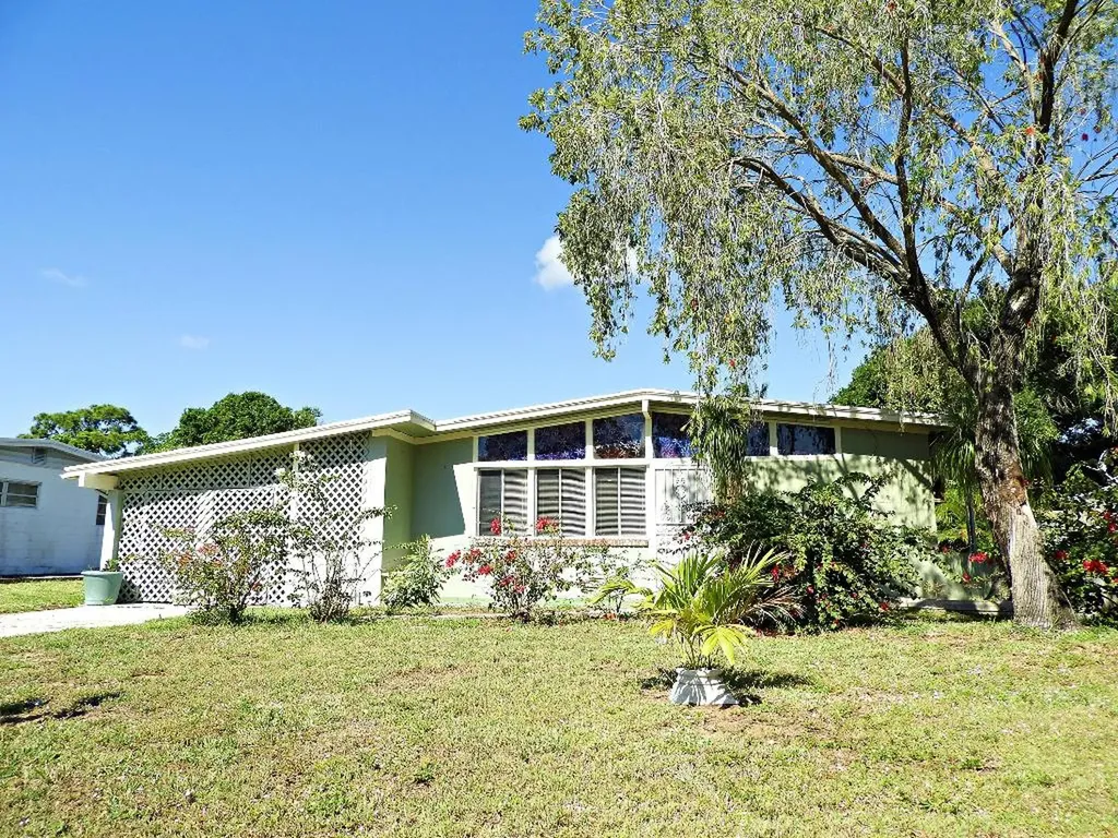 2709 Oleander Boulevard Fort Pierce FL 34982