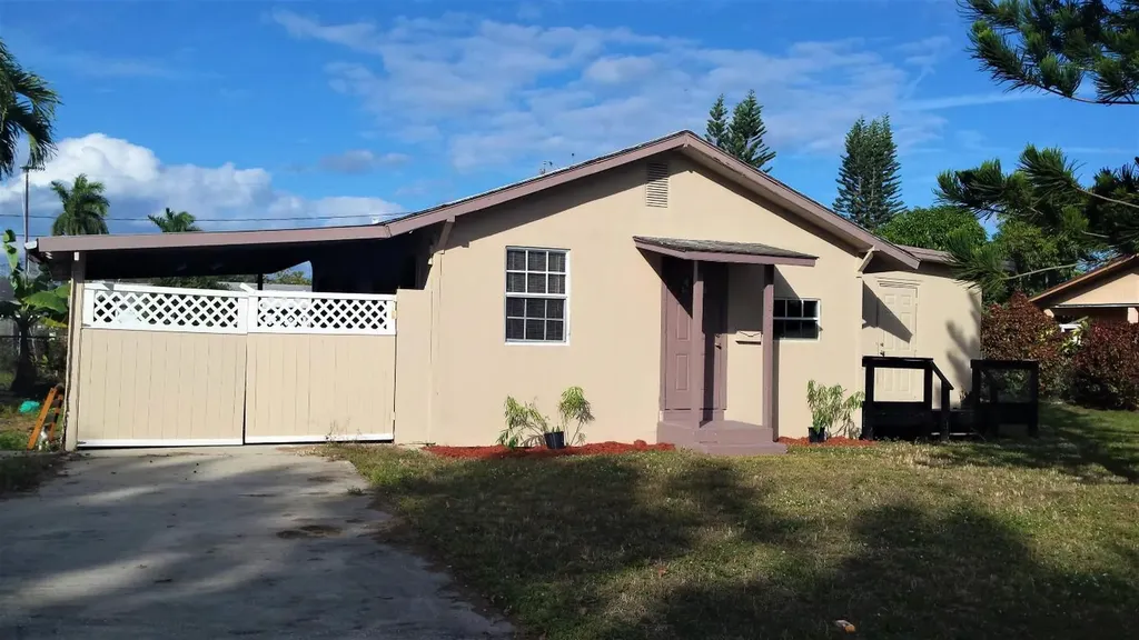 317 E Obispo Avenue Clewiston FL 33440