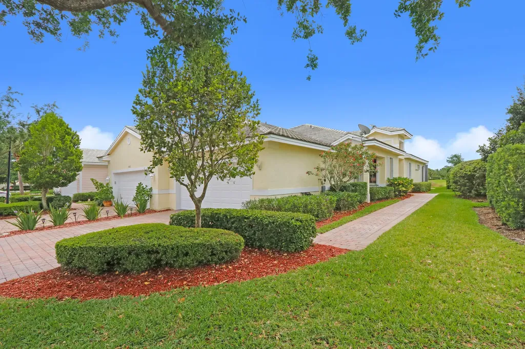 1552 SE Tidewater Place Stuart FL 34997