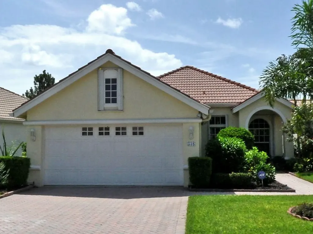 538 SW New Castle Cove Port St Lucie FL 34986