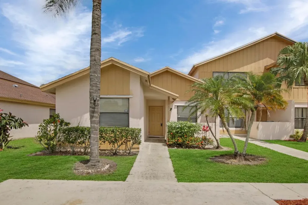1232 White Pine Drive Wellington FL 33414
