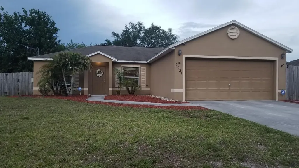 2025 SW Susset Lane Port St Lucie FL 34953