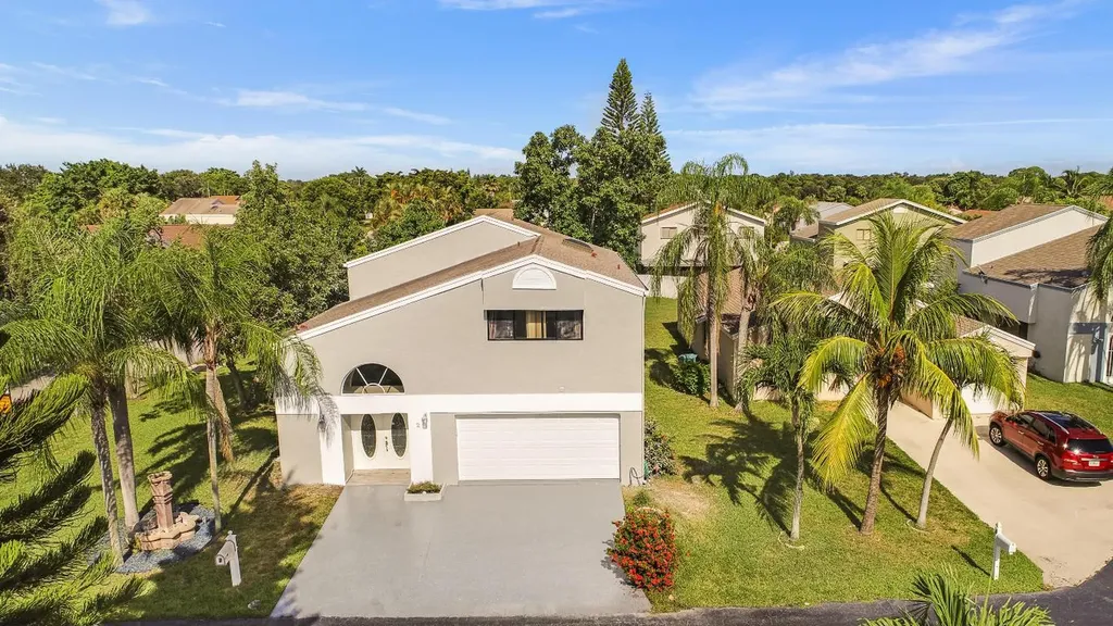 2 Dalton Place Boynton Beach FL 33426