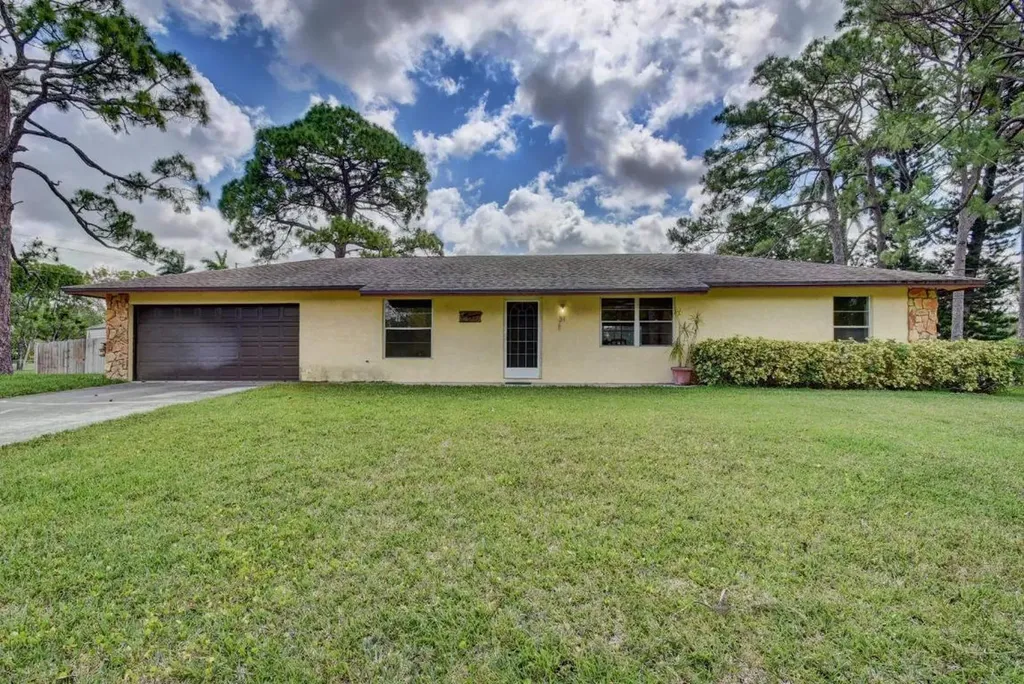 31 Barberton Road Lake Worth FL 33467