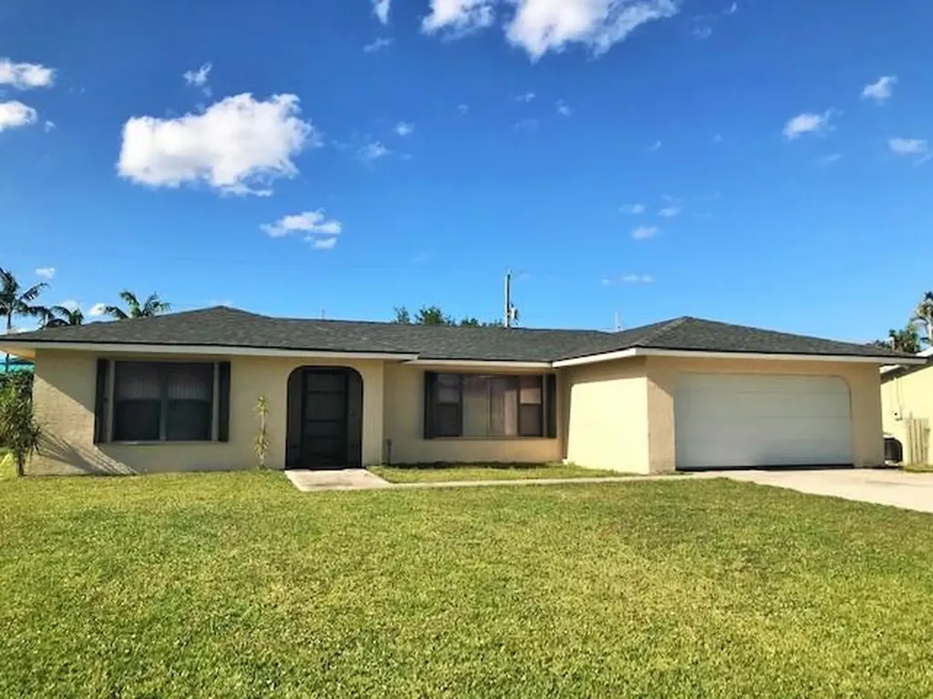 1125 SE Petunia Avenue Port St Lucie FL 34952