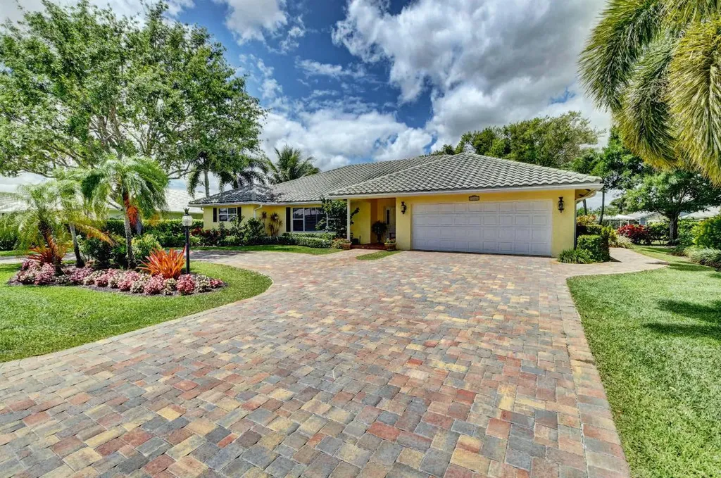 11711 N Lake Drive Boynton Beach FL 33436