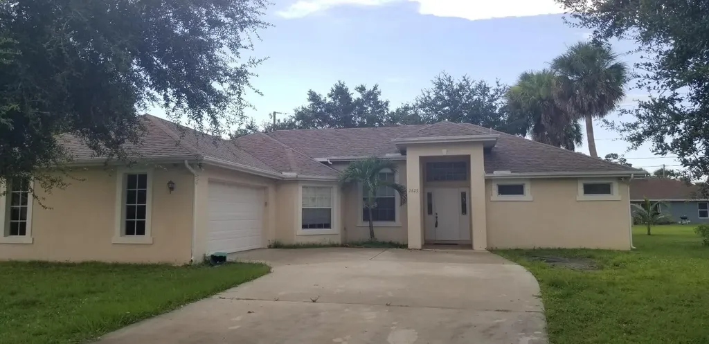 2625 SW Cactus Circle Port St Lucie FL 34953