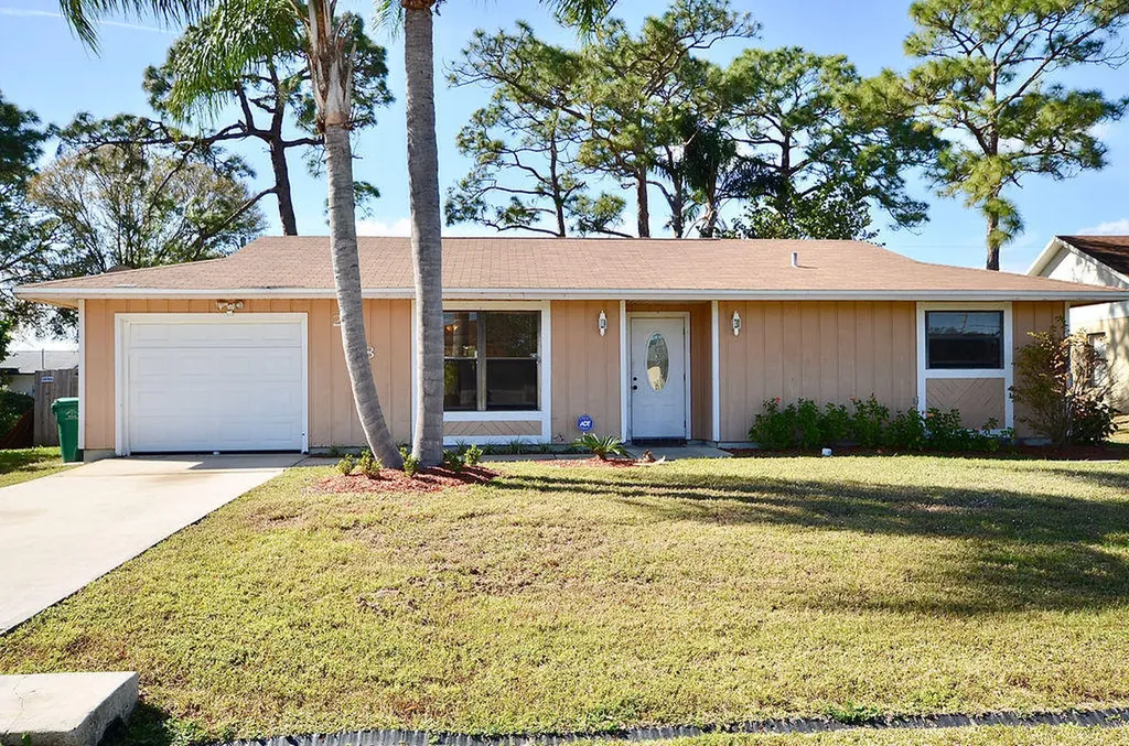 2318 SE Watercrest Street Port St Lucie FL 34984