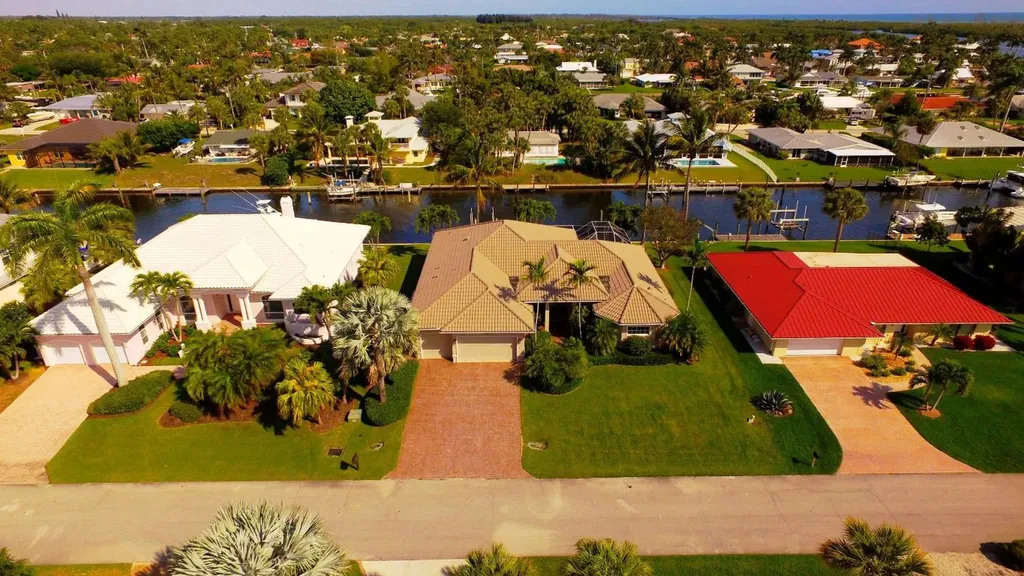 8521 SE Royal Street Hobe Sound FL 33455