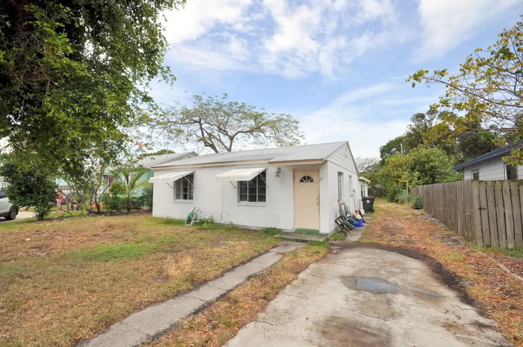 1209 N F Street Lake Worth Beach FL 33460
