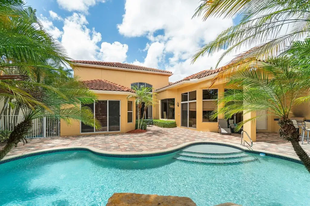 16024 Bristol Isle Way Delray Beach FL 33446