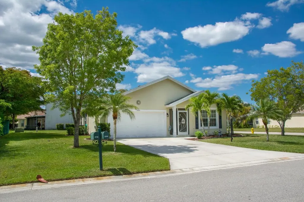 2744 SW Montego Terrace Stuart FL 34997